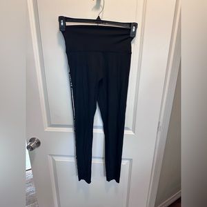 NWOT Never Worn Offline by Aerie Goals Logo Leggings in True Black size Medium